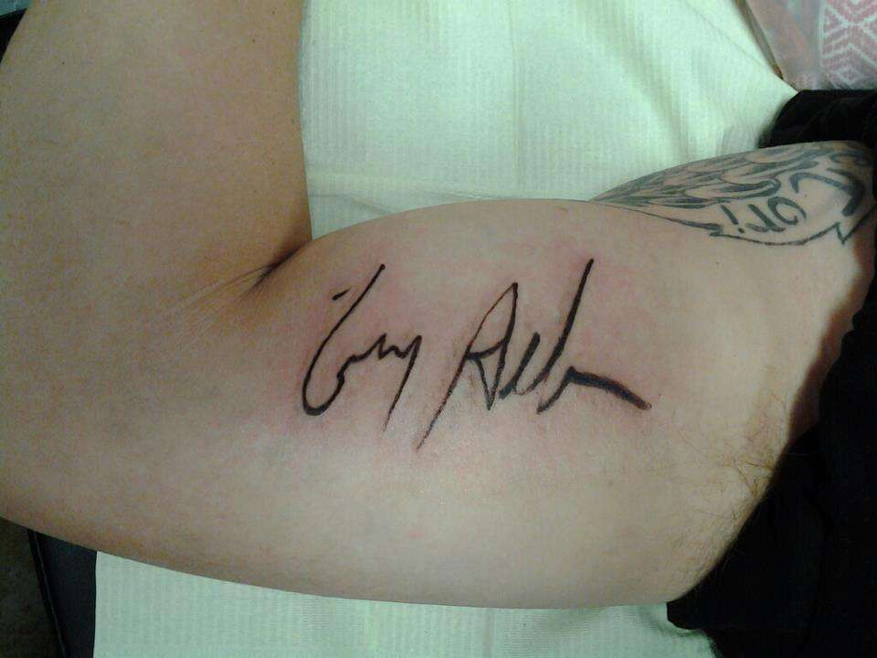 156004_459433590793763_1998128844_n