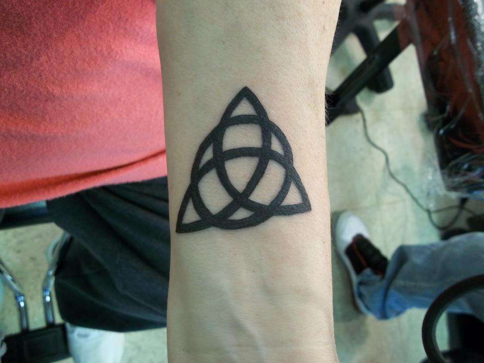 561527_264986146955368_2014975440_n