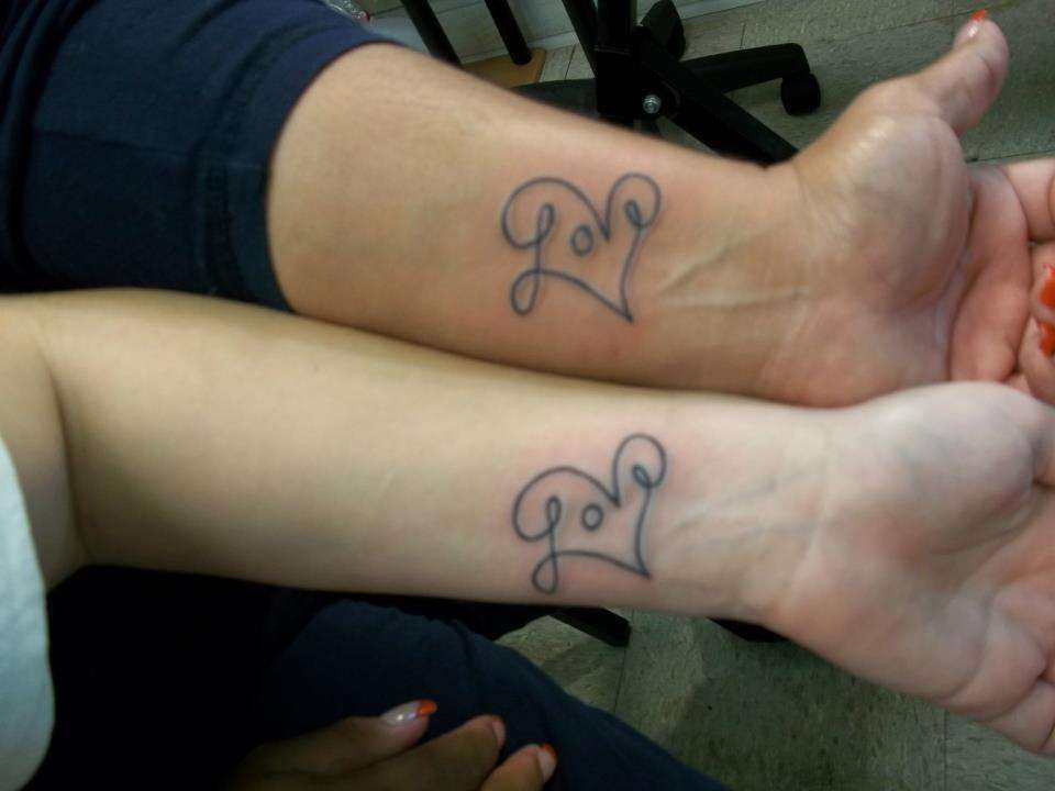 306549_276227029164613_1608172896_n