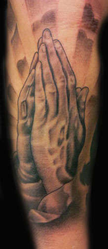 Club-tattoo-angel-galindo-san-francisco-praying-hands-30