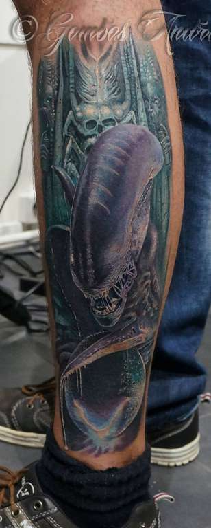 Gombos-alien-leg