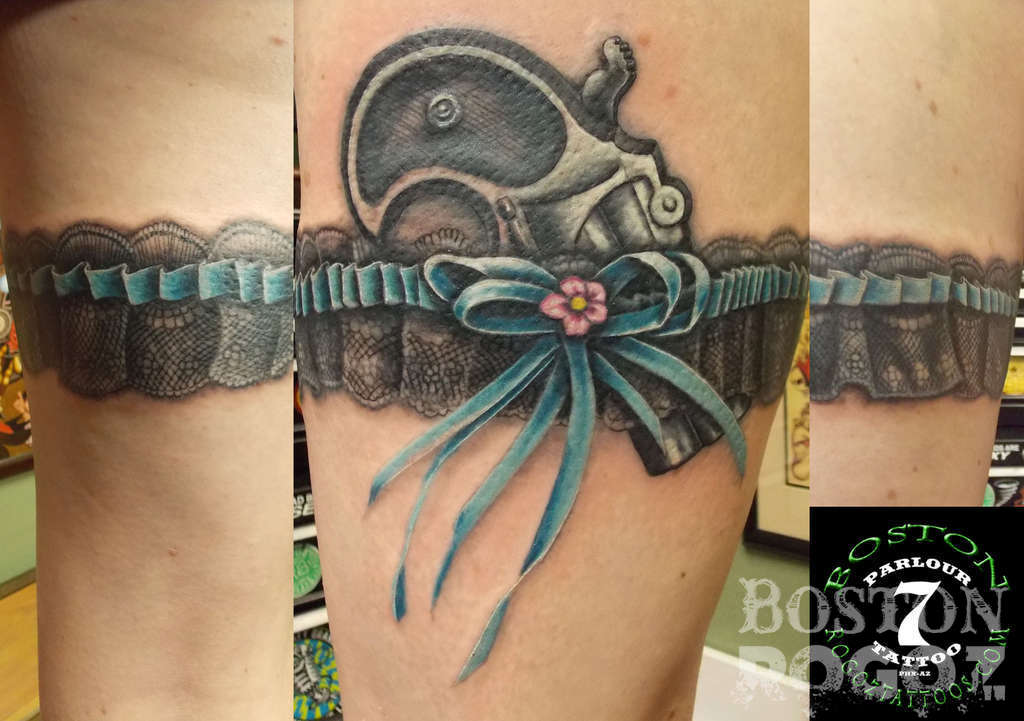 Derringer_garter