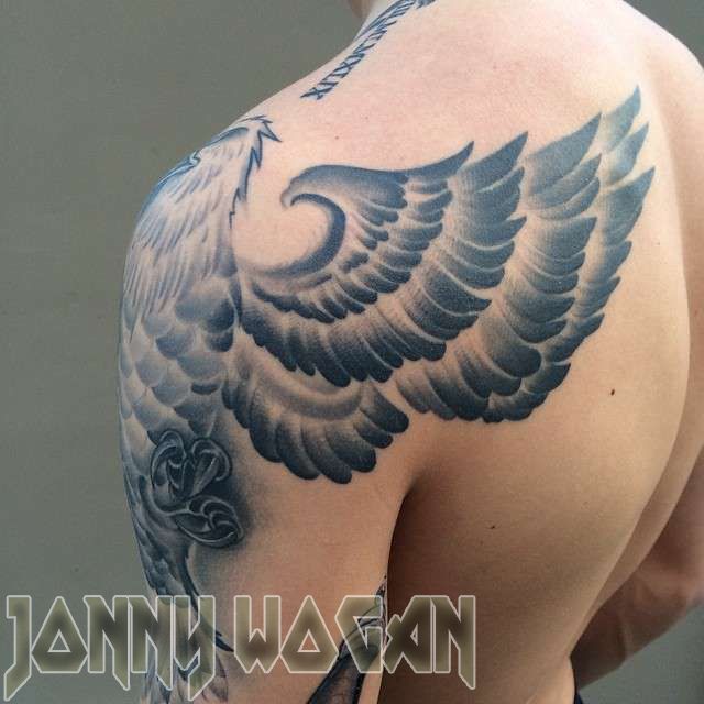 Jonnywogan-shoulder-wing