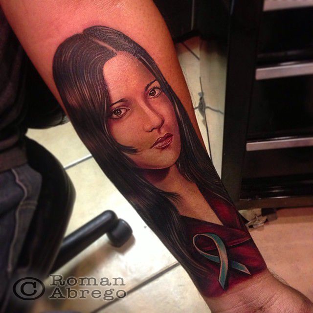 Roman-brunette-portrait