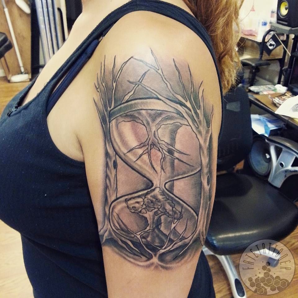 Hourglasstattoo-jpg