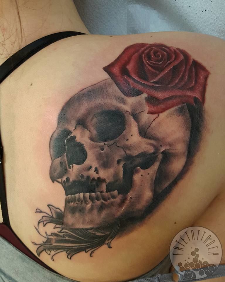 Skullandrose