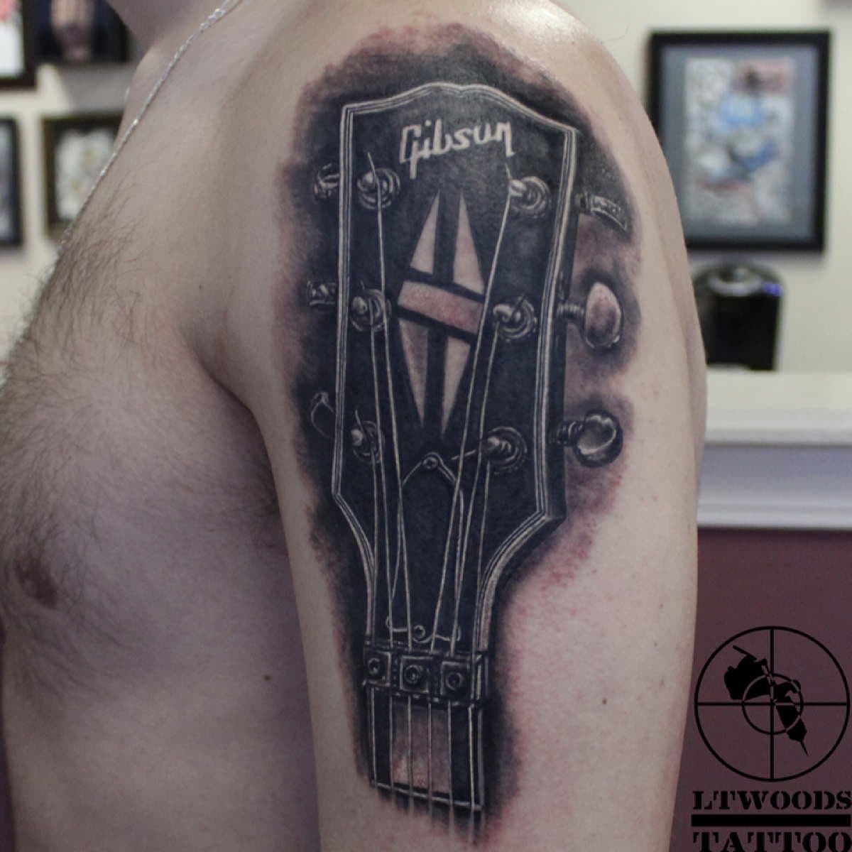 Ltwoodsart_newschool-tattoo_gibson-7.5