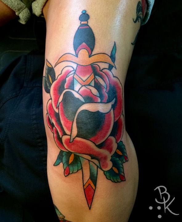 Dagger.rose.knee