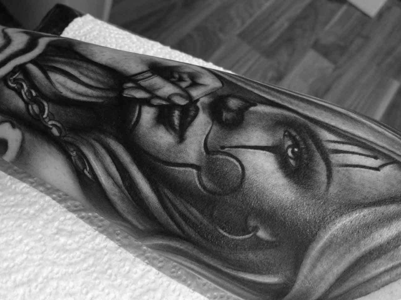 Chicano-chola-rosemary-mckevitt-tattoo-ireland