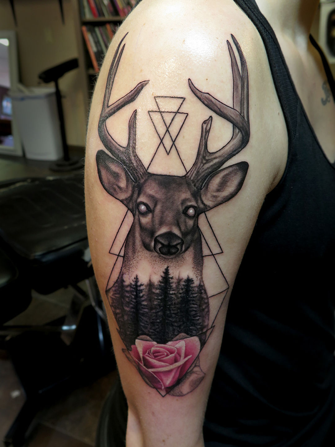 Geometric_deer_guy_web