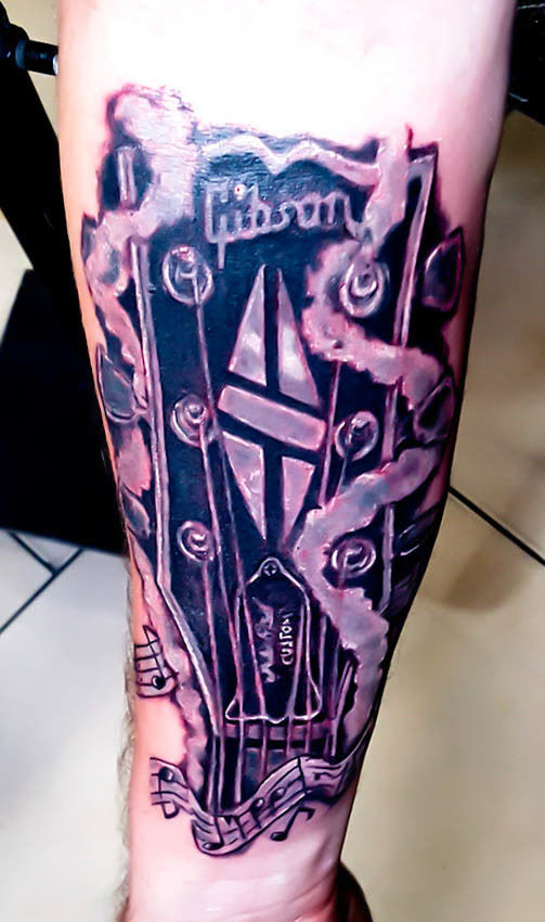 Gibson-guitar-headstock