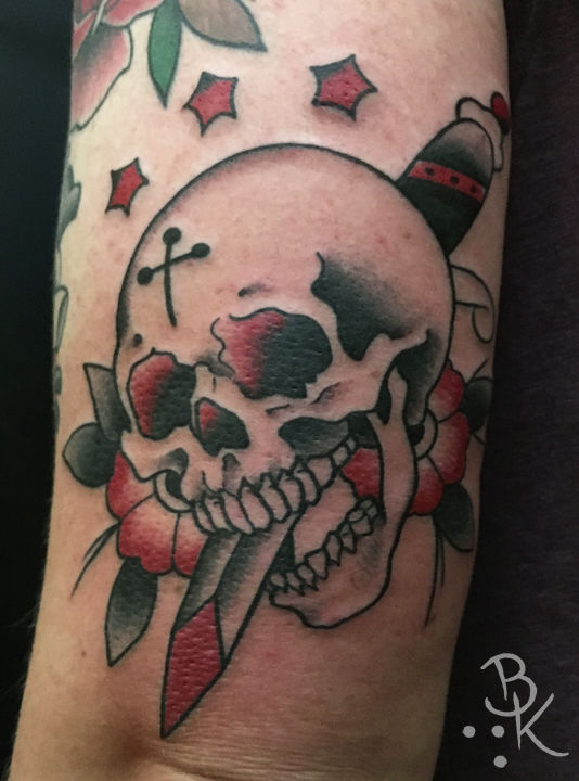 Skull.dagger.black.red.and.dead