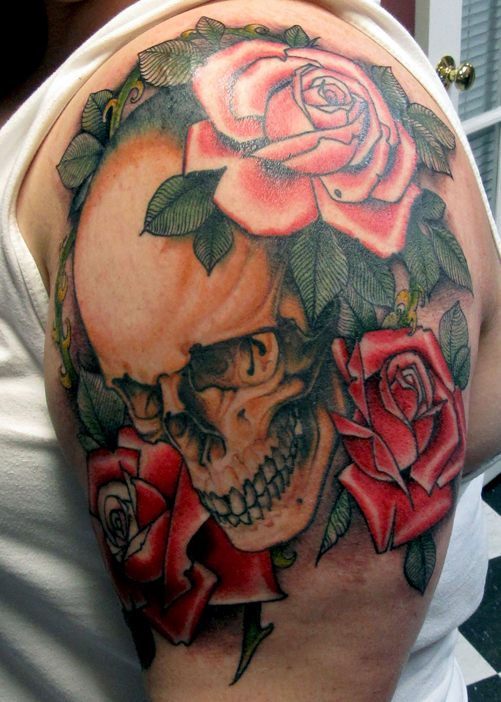Pete_skull_roses