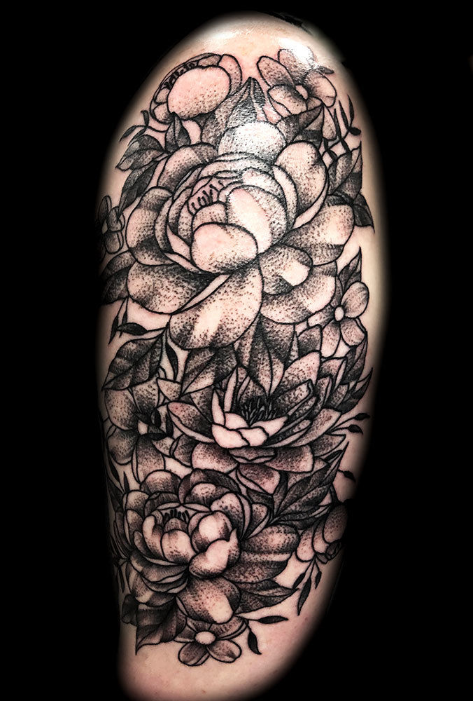 Best-vegas-tattoo-shops-inner-visions-flower-tattoos-danny-valens-artist