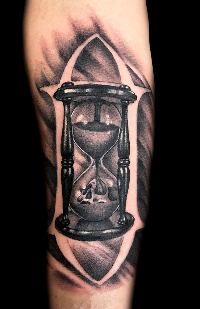 Best-famous-las-vegas-tattoo-artists-shops-las-vegas-nv-downtown-henderson-danny-valens-hourglass