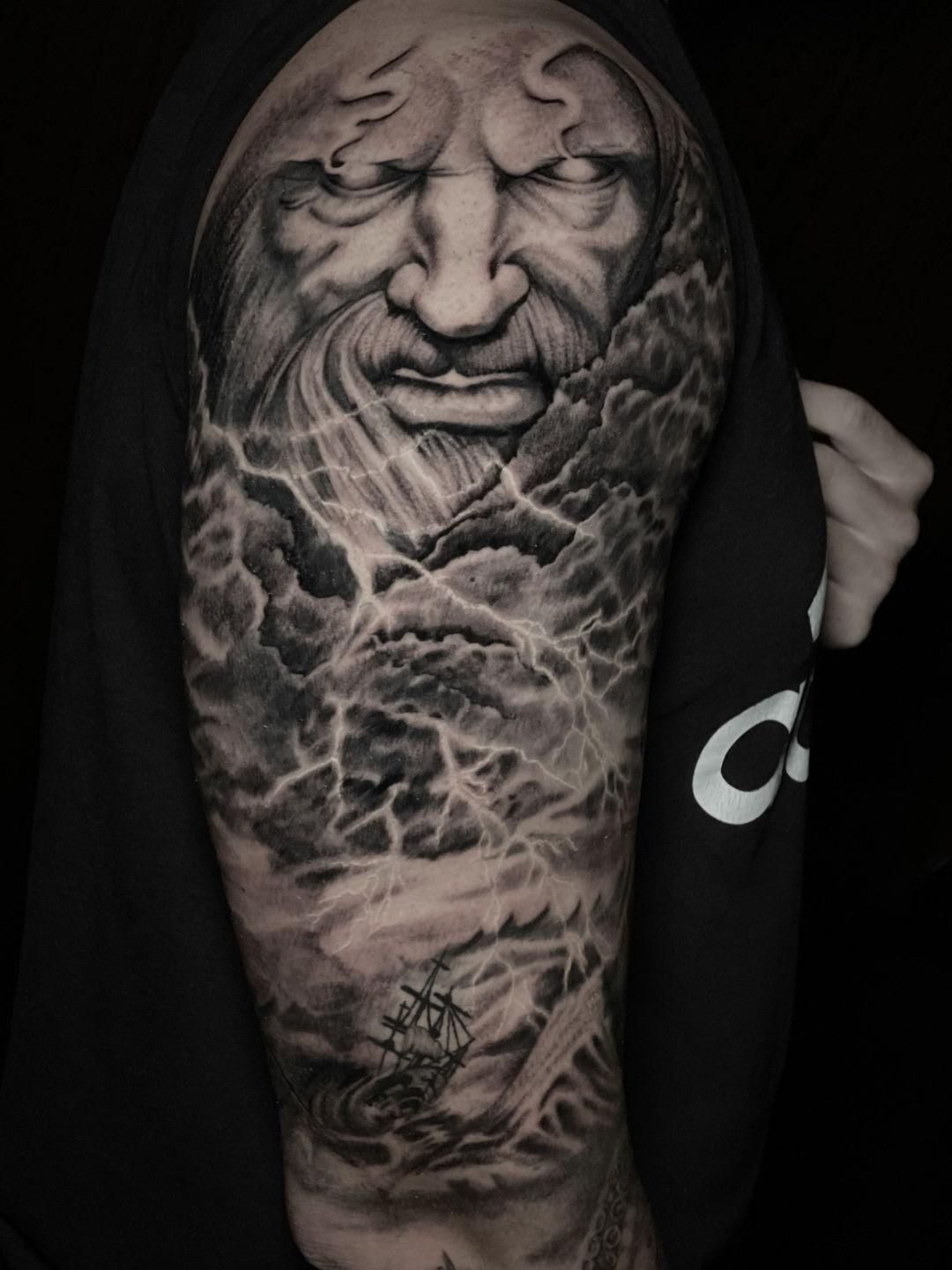Greek_god_sleeve
