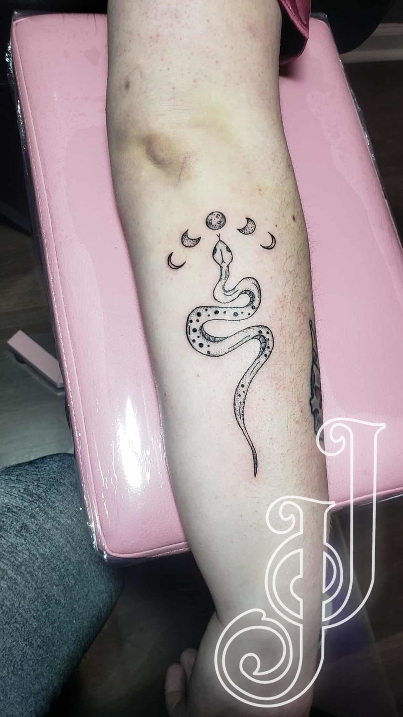 Received_2219219715155046